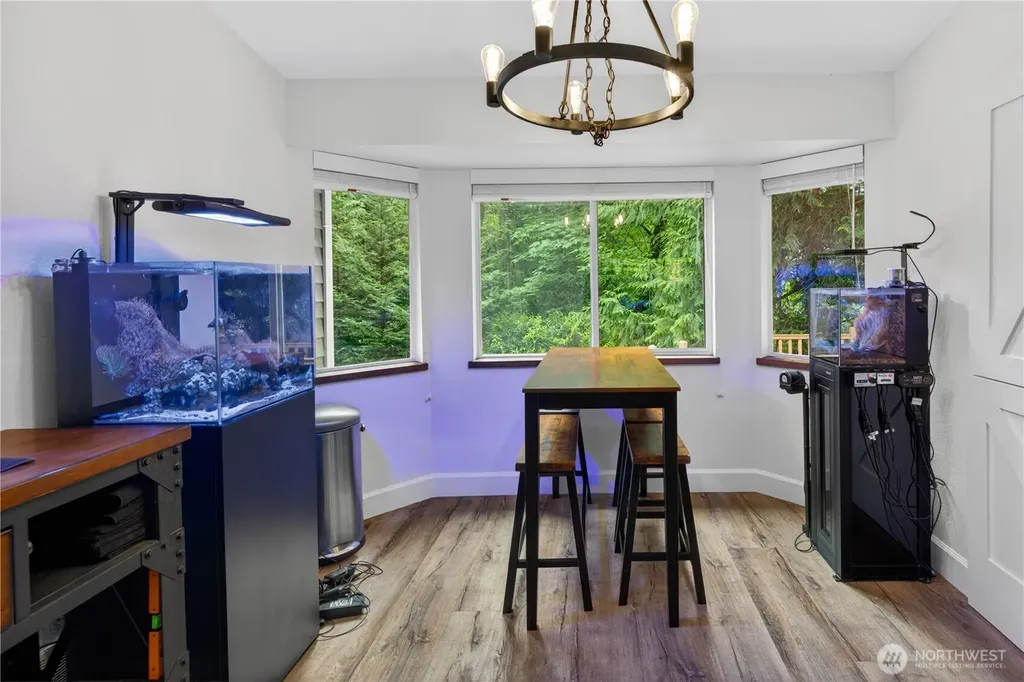 21313 NE 10th Place Sammamish WA 98074