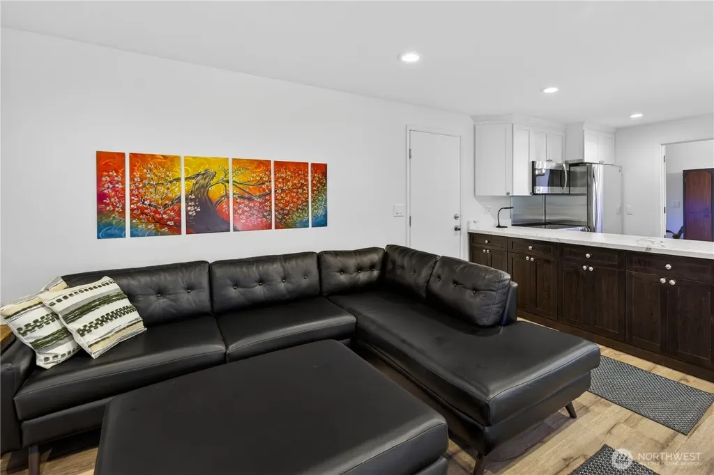 21313 NE 10th Place Sammamish WA 98074
