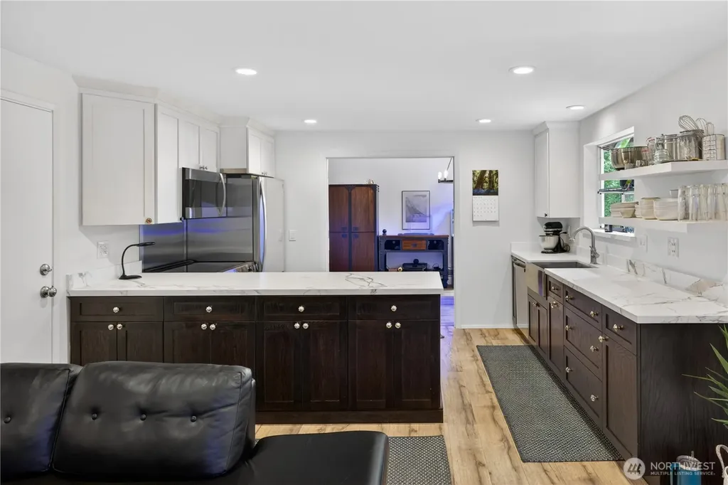 21313 NE 10th Place Sammamish WA 98074