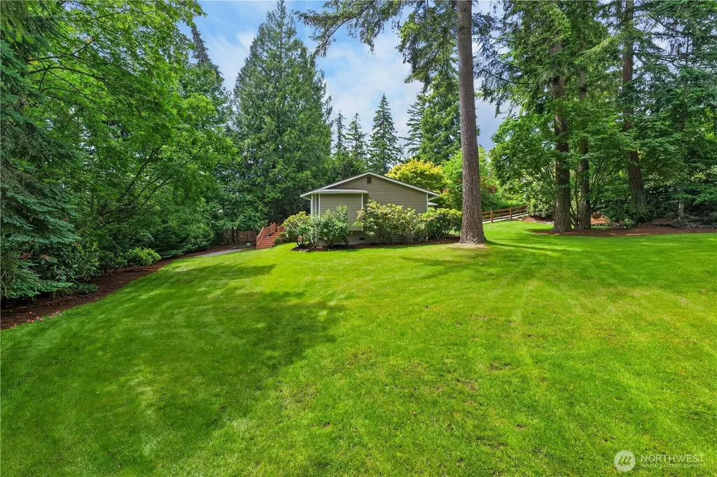 21313 NE 10th Place Sammamish WA 98074