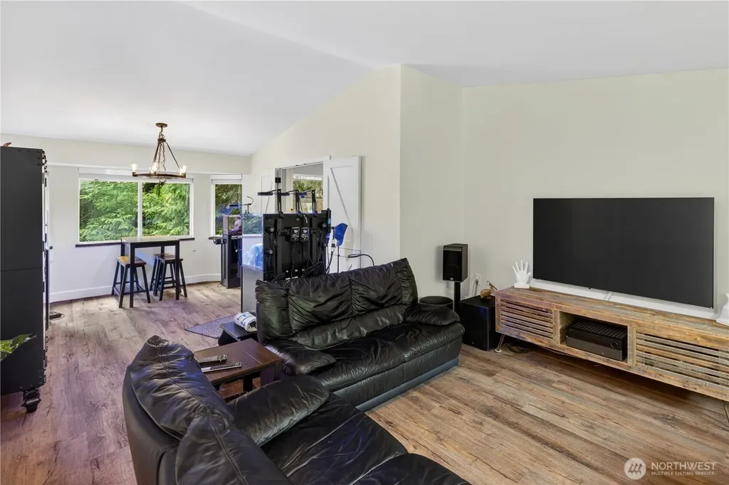 21313 NE 10th Place Sammamish WA 98074