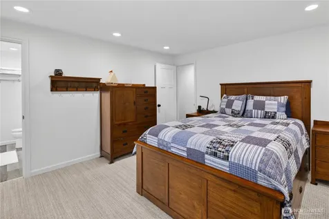 21313 NE 10th Place Sammamish WA 98074