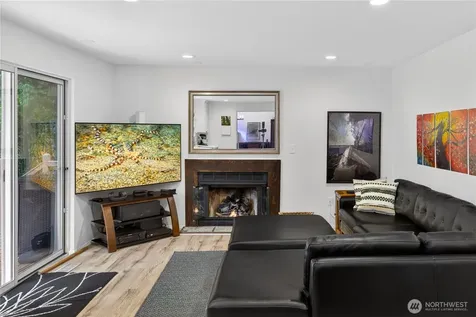 21313 NE 10th Place Sammamish WA 98074