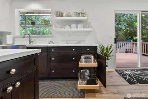 21313 NE 10th Place Sammamish WA 98074