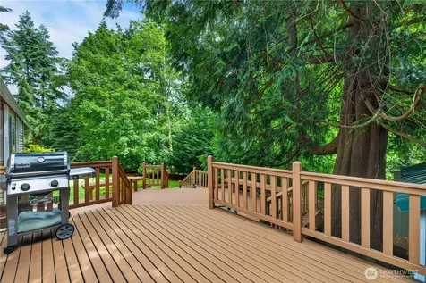 21313 NE 10th Place Sammamish WA 98074