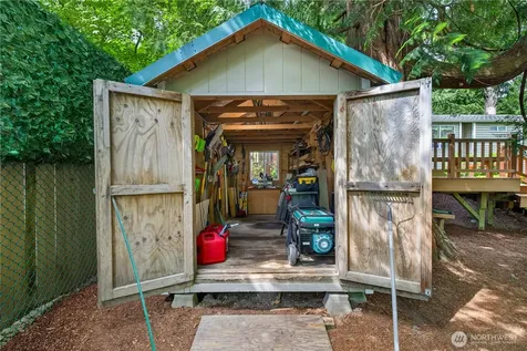 21313 NE 10th Place Sammamish WA 98074