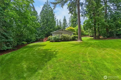 21313 NE 10th Place Sammamish WA 98074