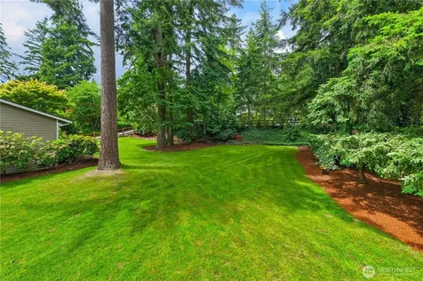 21313 NE 10th Place Sammamish WA 98074