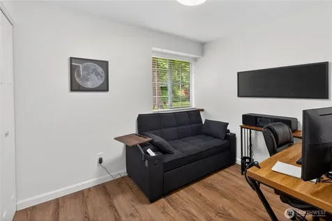 21313 NE 10th Place Sammamish WA 98074