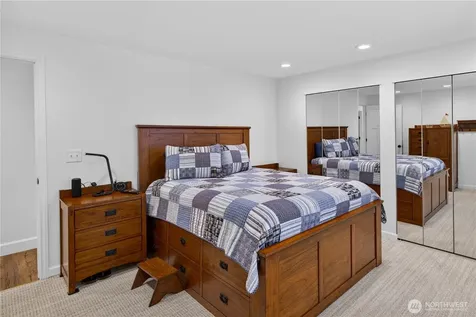 21313 NE 10th Place Sammamish WA 98074