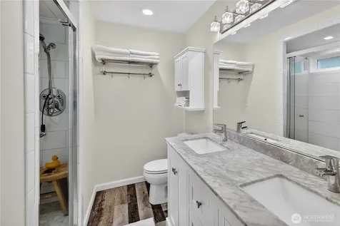 21313 NE 10th Place Sammamish WA 98074
