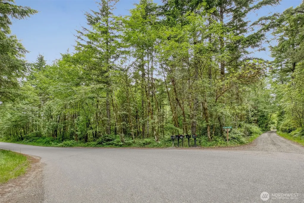 4748 SW Hunter Road Port Orchard WA 98367