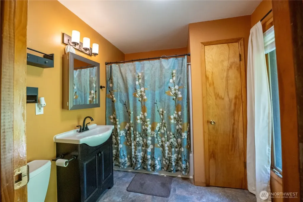 209 Blanchard Road Centralia WA 98531