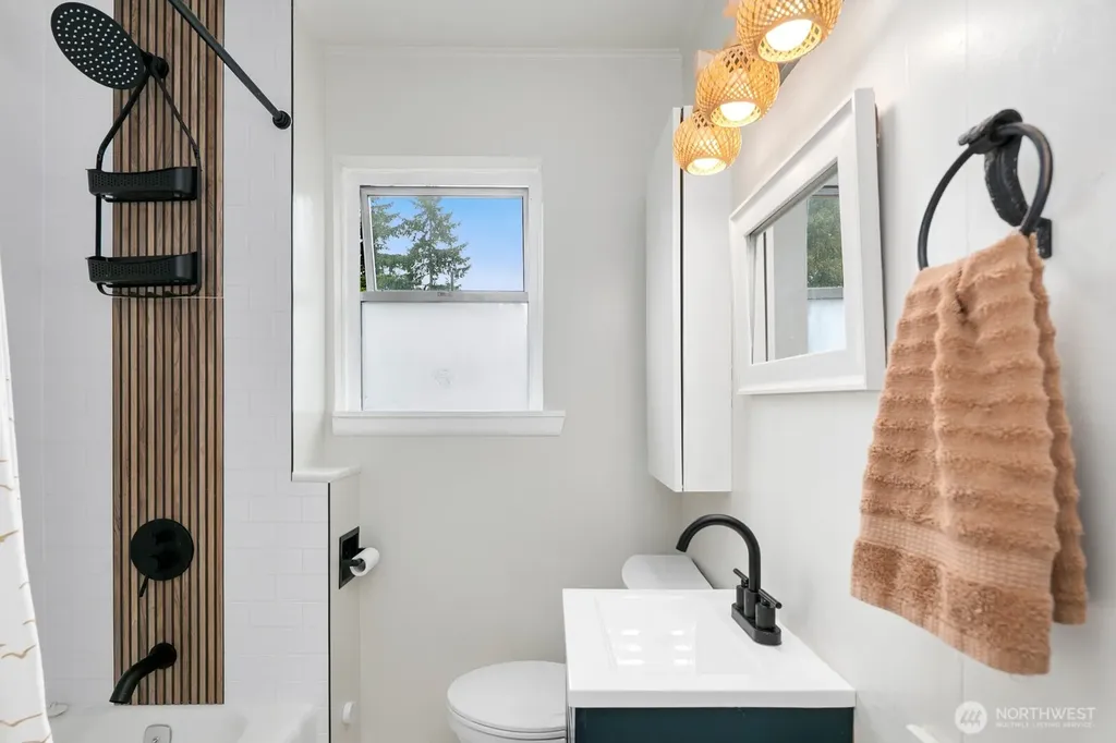 919 6th Avenue S Edmonds WA 98020