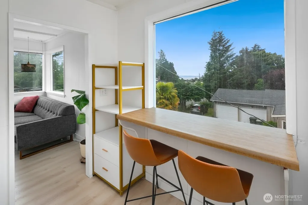 919 6th Avenue S Edmonds WA 98020
