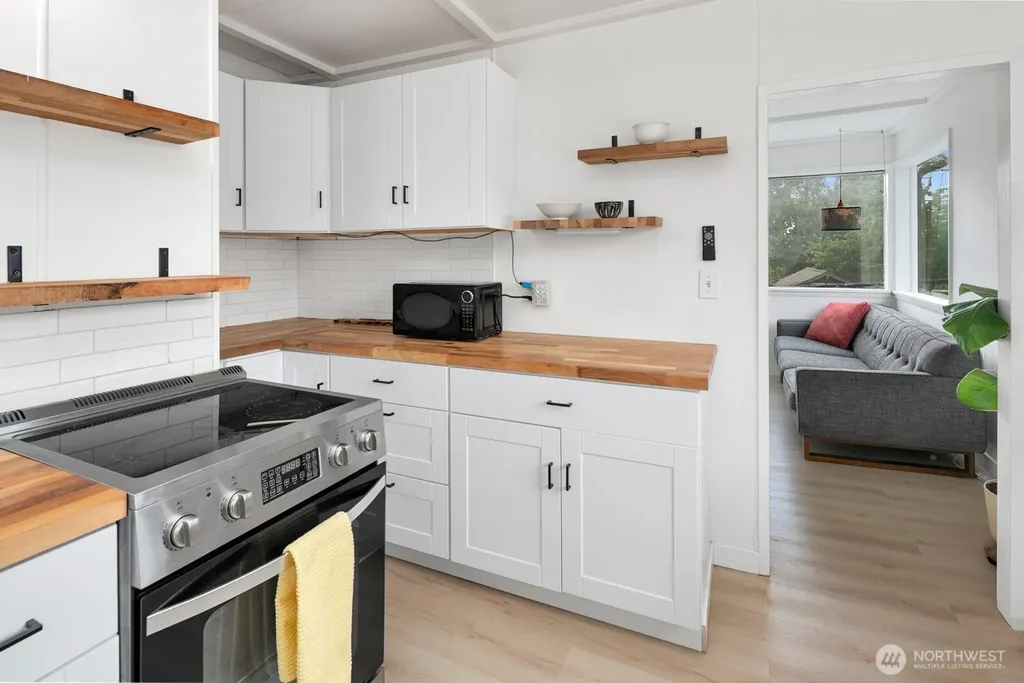 919 6th Avenue S Edmonds WA 98020