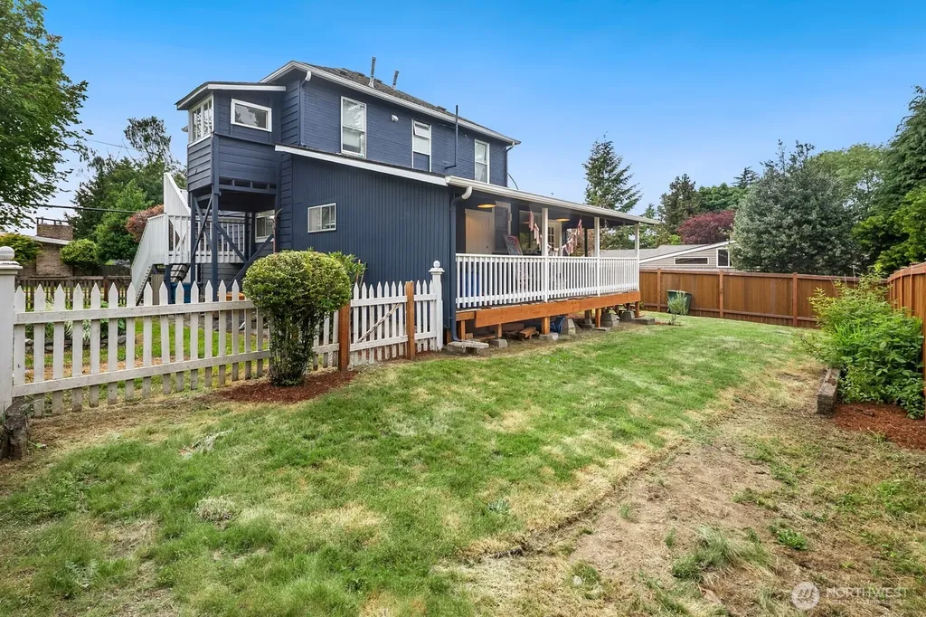 919 6th Avenue S Edmonds WA 98020