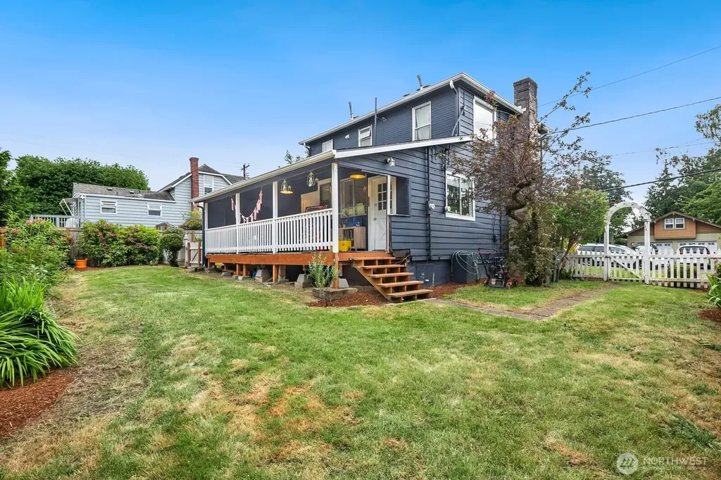919 6th Avenue S Edmonds WA 98020