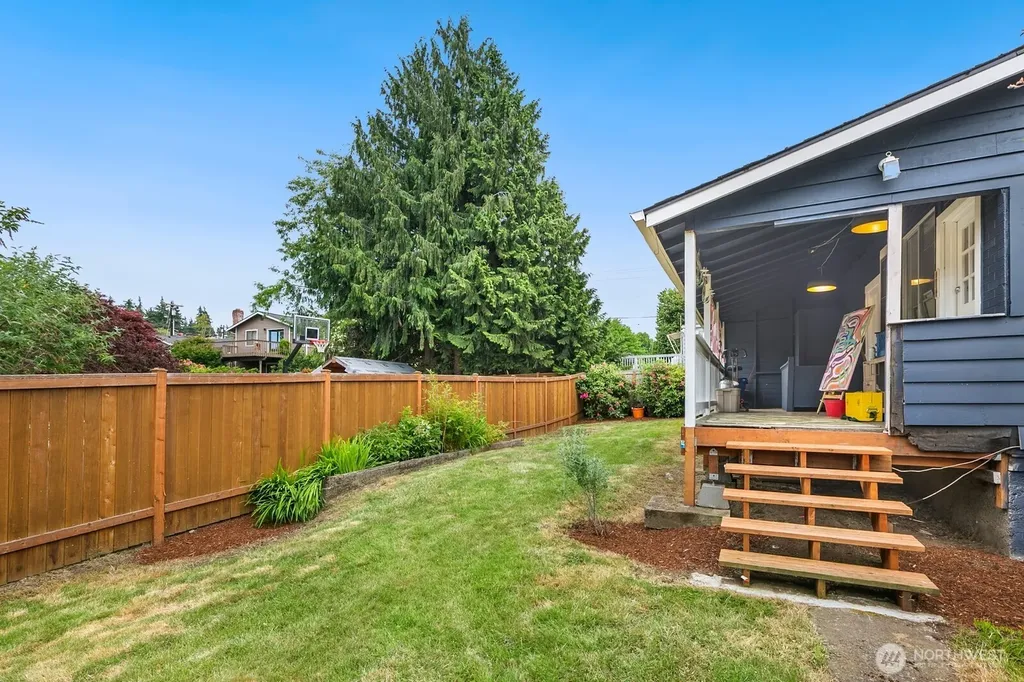 919 6th Avenue S Edmonds WA 98020