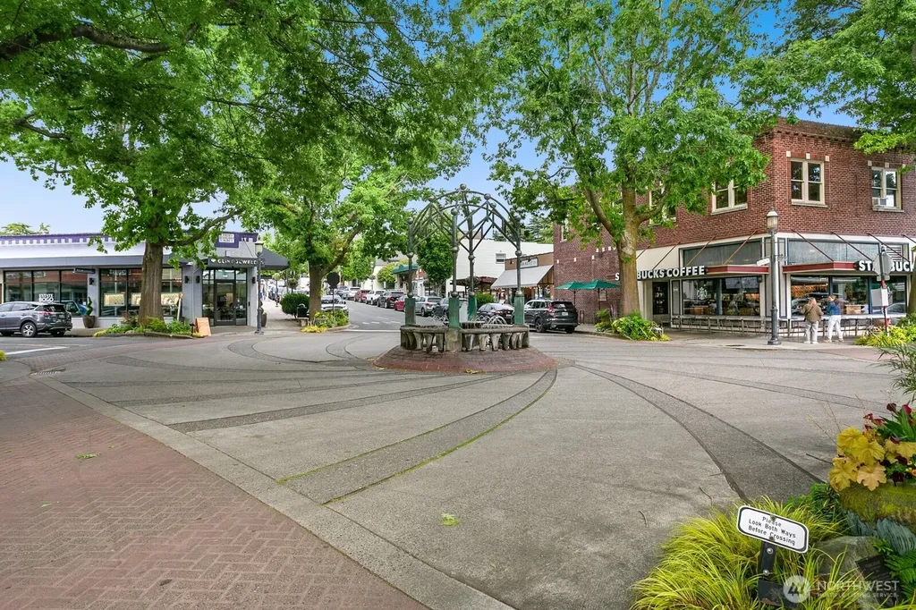 919 6th Avenue S Edmonds WA 98020