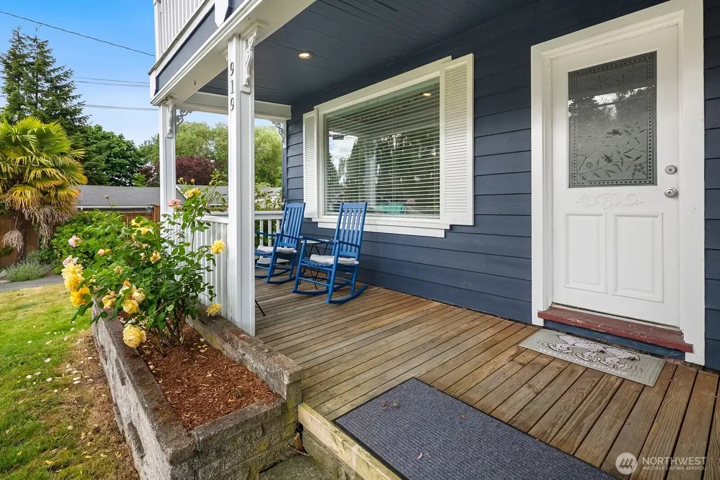 919 6th Avenue S Edmonds WA 98020