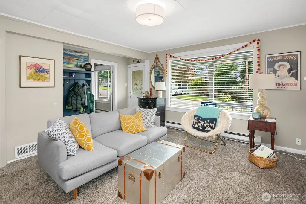 919 6th Avenue S Edmonds WA 98020