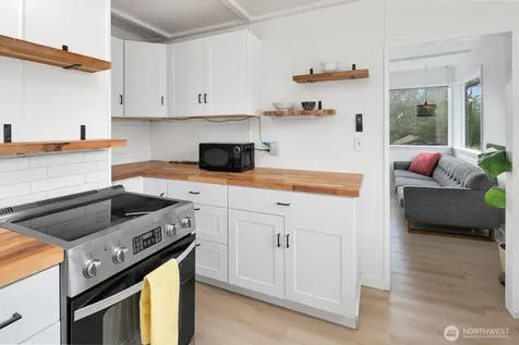 919 6th Avenue S Edmonds WA 98020