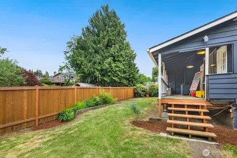 919 6th Avenue S Edmonds WA 98020