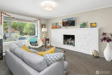 919 6th Avenue S Edmonds WA 98020