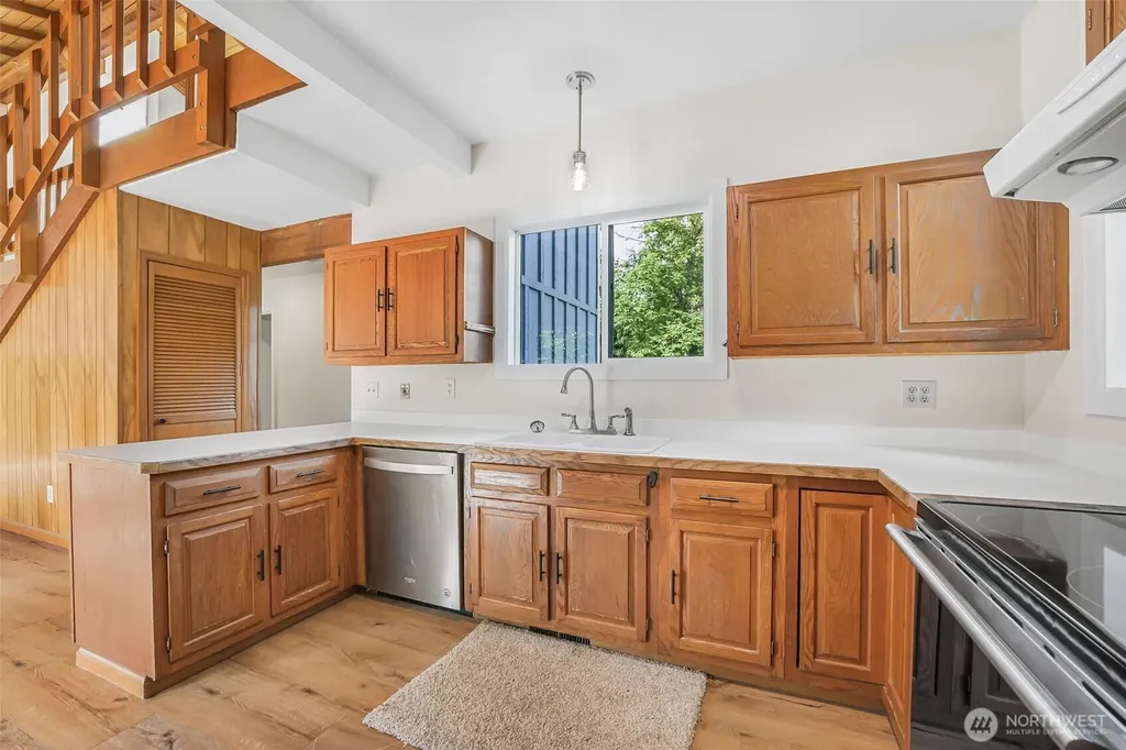15417 204th Avenue SE Renton WA 98059