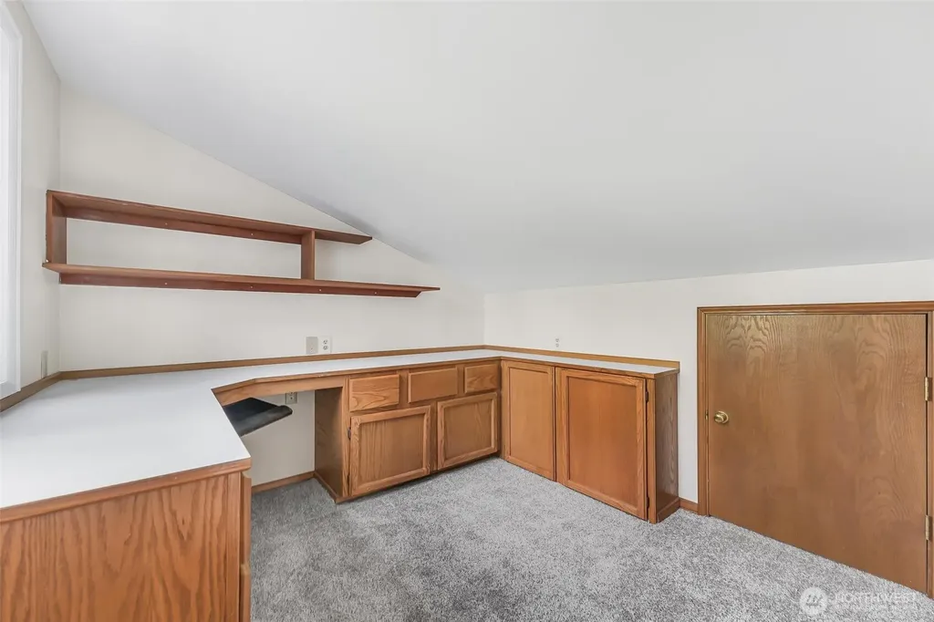15417 204th Avenue SE Renton WA 98059