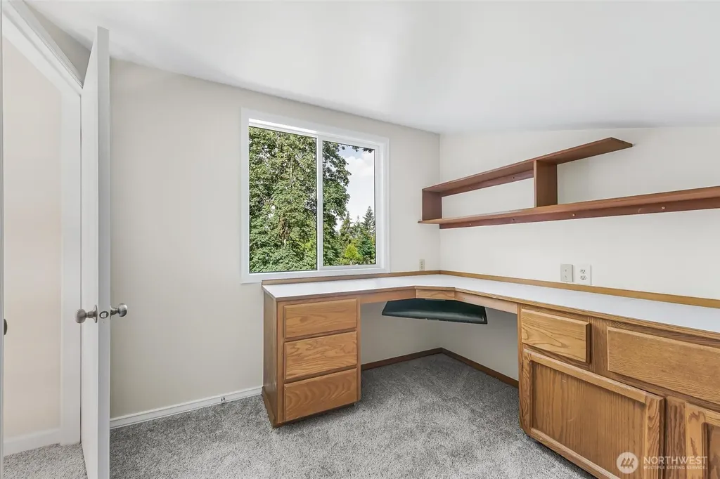 15417 204th Avenue SE Renton WA 98059