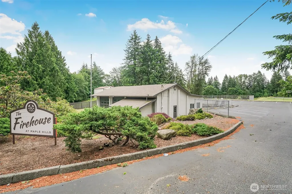 15417 204th Avenue SE Renton WA 98059