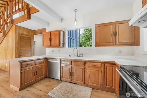 15417 204th Avenue SE Renton WA 98059