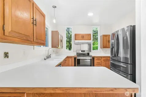 15417 204th Avenue SE Renton WA 98059
