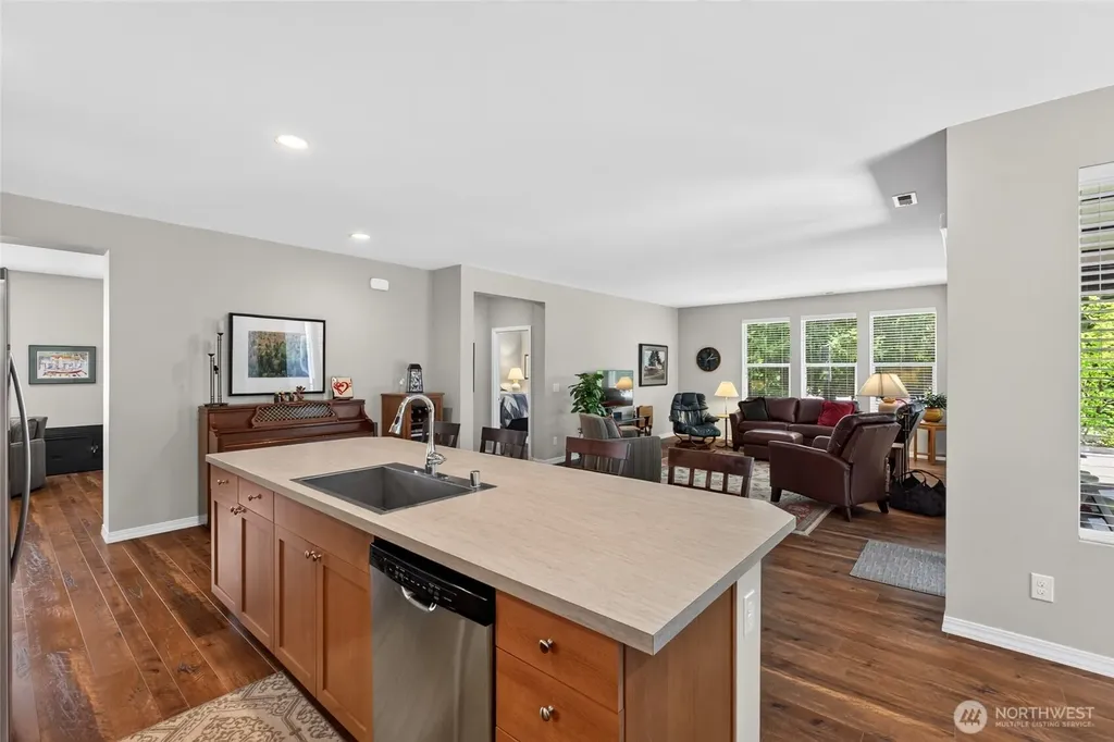 8551 Vashon Drive NE Lacey WA 98516