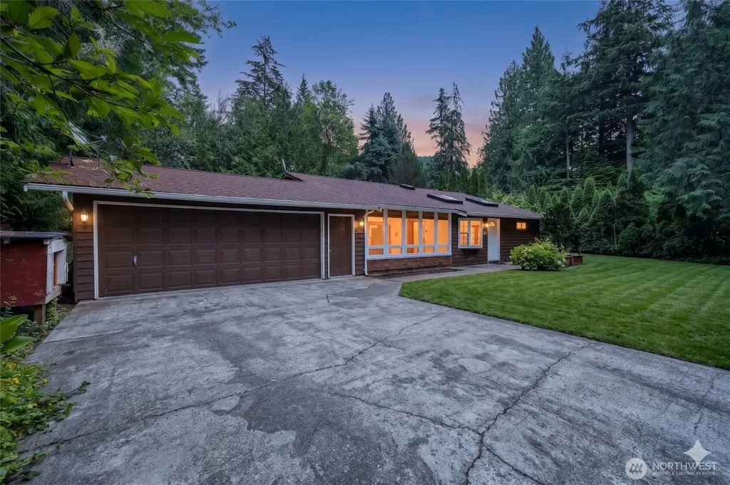 592 Sprague Valley Drive Maple Falls WA 98266