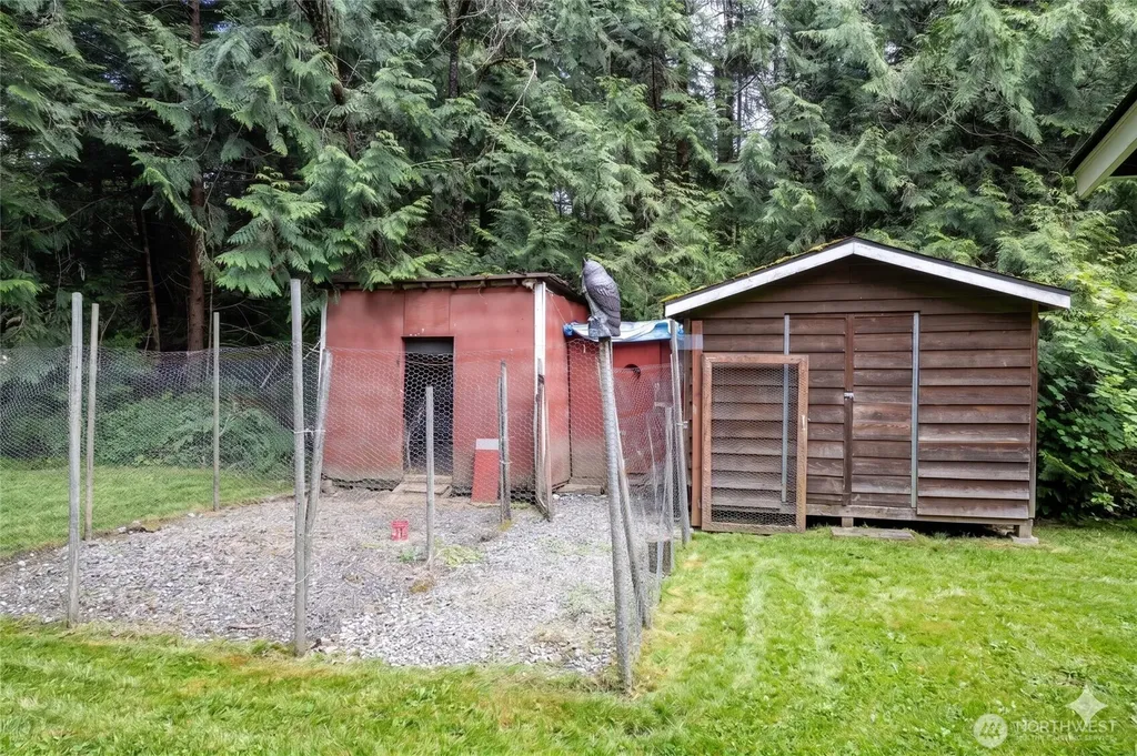 592 Sprague Valley Drive Maple Falls WA 98266