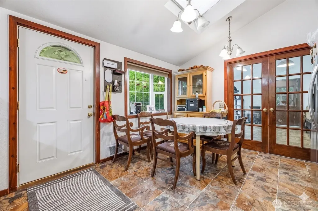 592 Sprague Valley Drive Maple Falls WA 98266