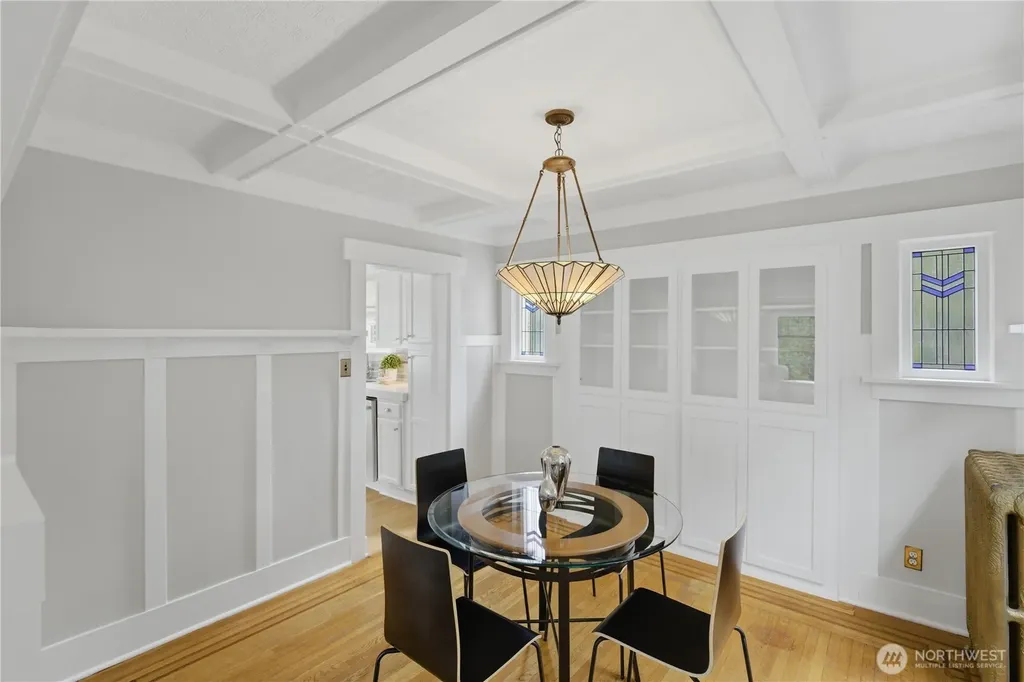 2412 2nd Avenue W Seattle WA 98119