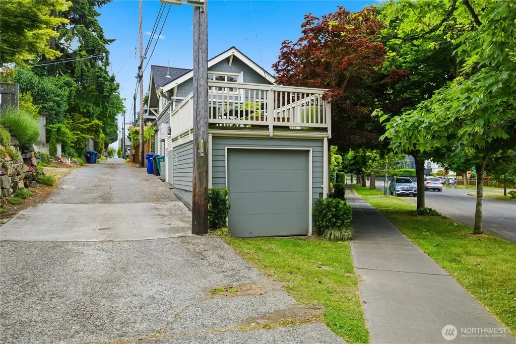 2412 2nd Avenue W Seattle WA 98119