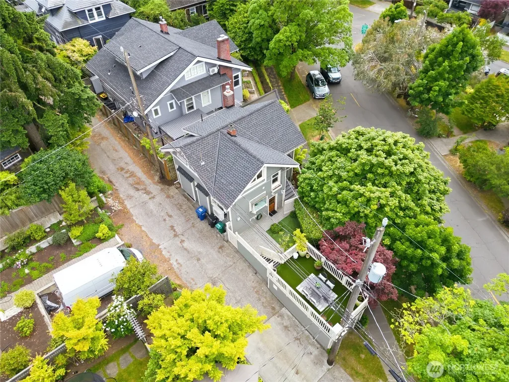 2412 2nd Avenue W Seattle WA 98119