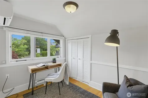 2412 2nd Avenue W Seattle WA 98119