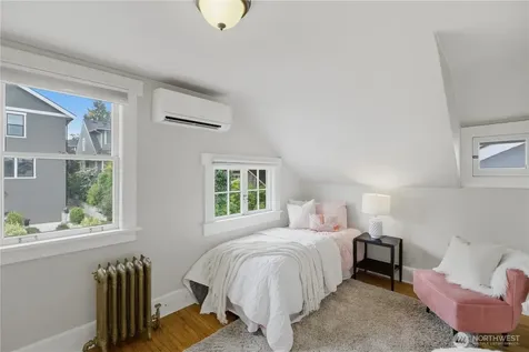 2412 2nd Avenue W Seattle WA 98119