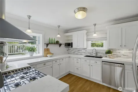 2412 2nd Avenue W Seattle WA 98119