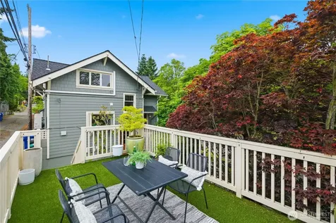 2412 2nd Avenue W Seattle WA 98119