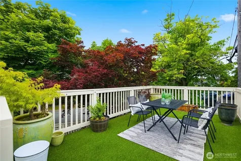 2412 2nd Avenue W Seattle WA 98119
