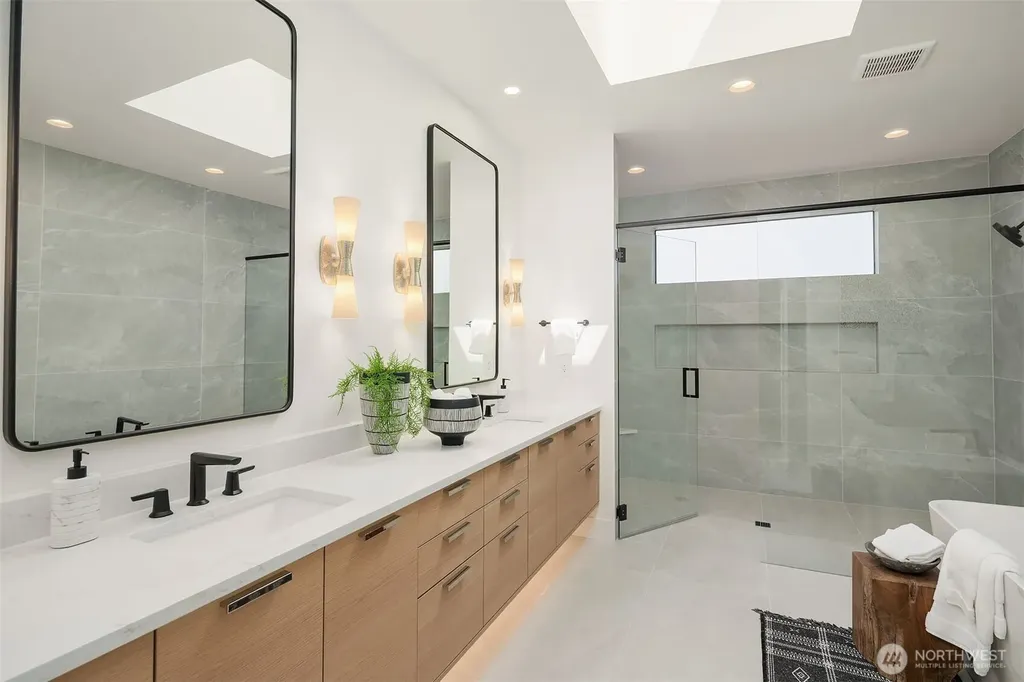 16711 NE 16th Place Bellevue WA 98008