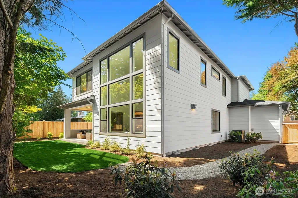 16711 NE 16th Place Bellevue WA 98008