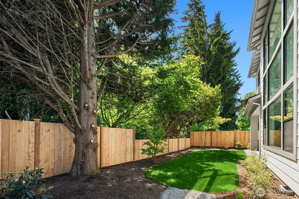 16711 NE 16th Place Bellevue WA 98008